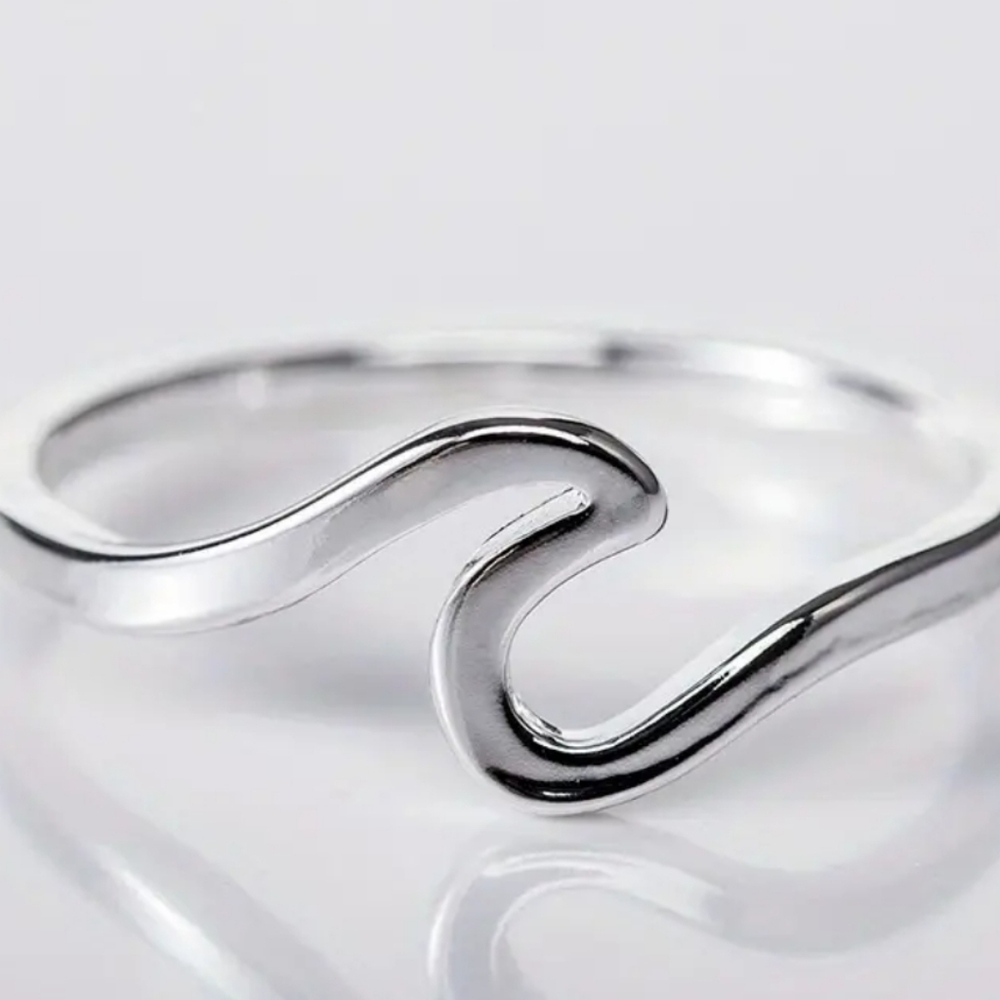 Hot Topic Ocean Wave Silver Wave Ring Size 7